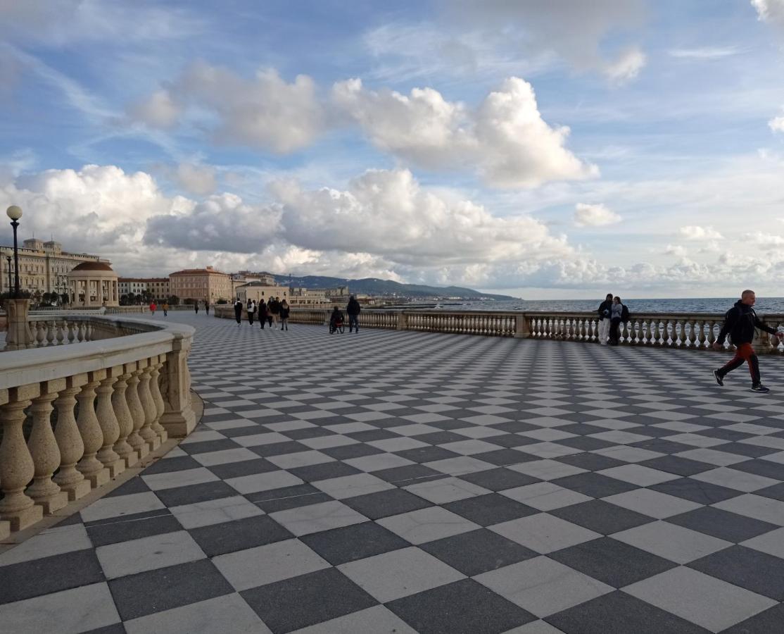 Appartamento Con Incantevole Vista Mare ليفورنو المظهر الخارجي الصورة