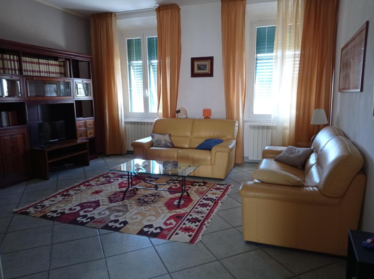 Appartamento Con Incantevole Vista Mare ليفورنو المظهر الخارجي الصورة