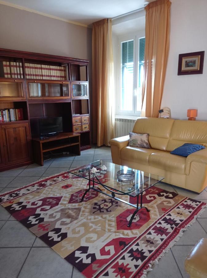 Appartamento Con Incantevole Vista Mare ليفورنو المظهر الخارجي الصورة