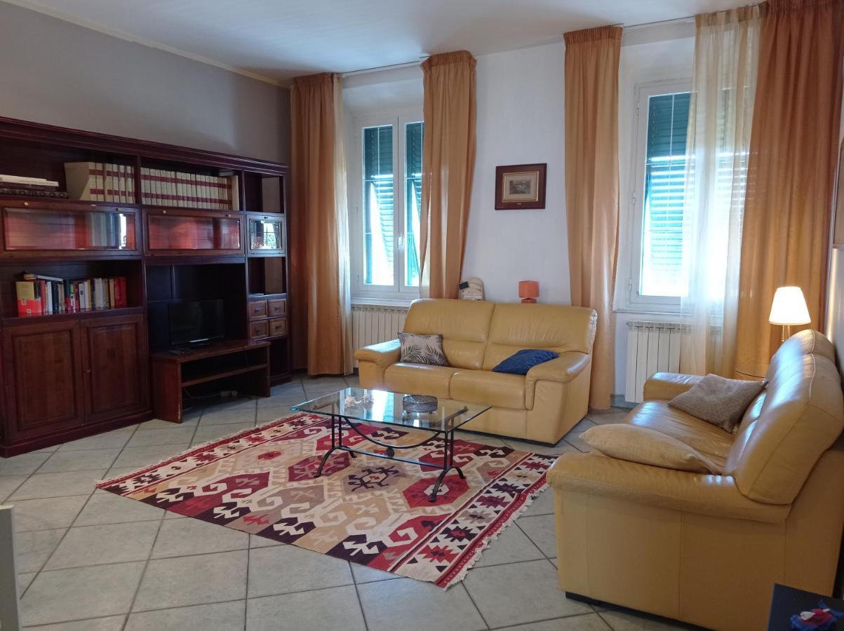 Appartamento Con Incantevole Vista Mare ليفورنو المظهر الخارجي الصورة